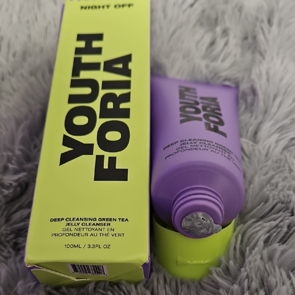 NIB Youthforia Purple and Green Jelly Cleanser - Picture 1 of 4